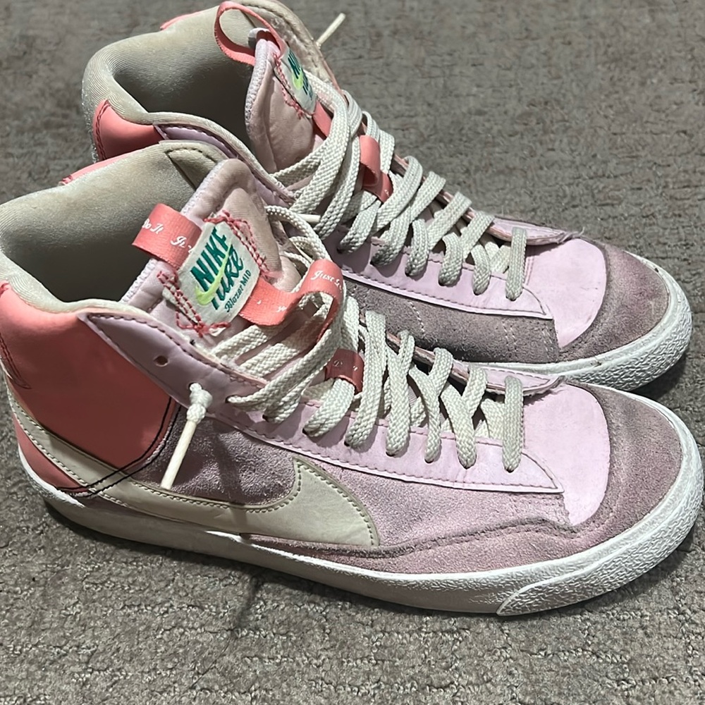 Perfectly broken in pink multi blazers